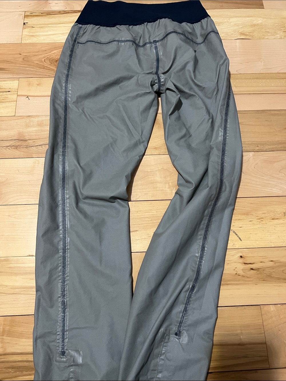 lululemon athletica navy beat the sleet pant - Picture 12 of 14